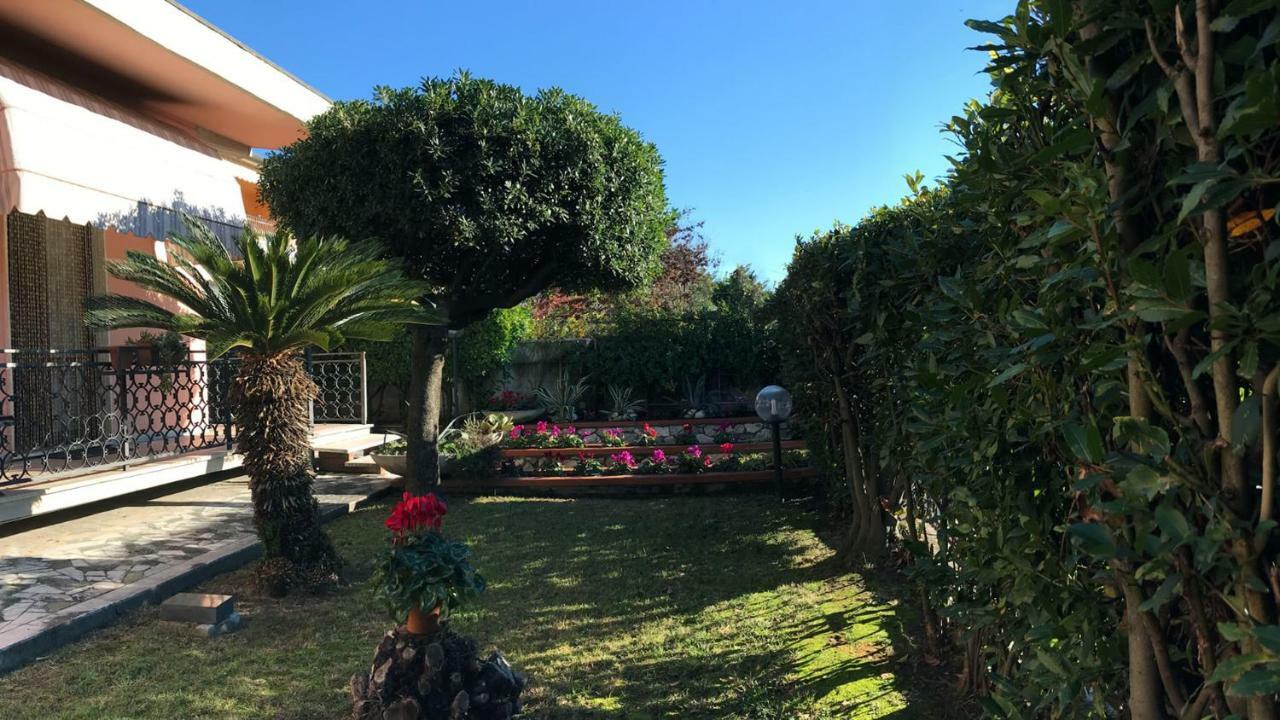 Villa Chiara Affitta Camere Carrare Extérieur photo
