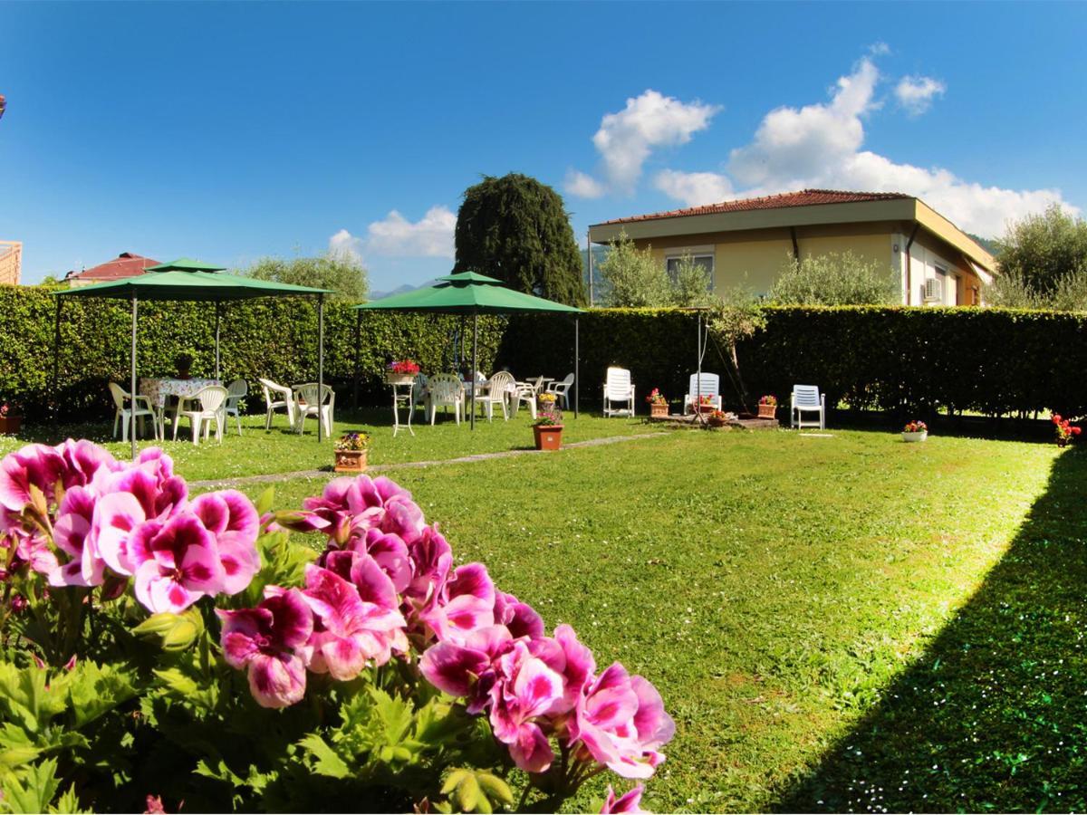 Villa Chiara Affitta Camere Carrare Extérieur photo